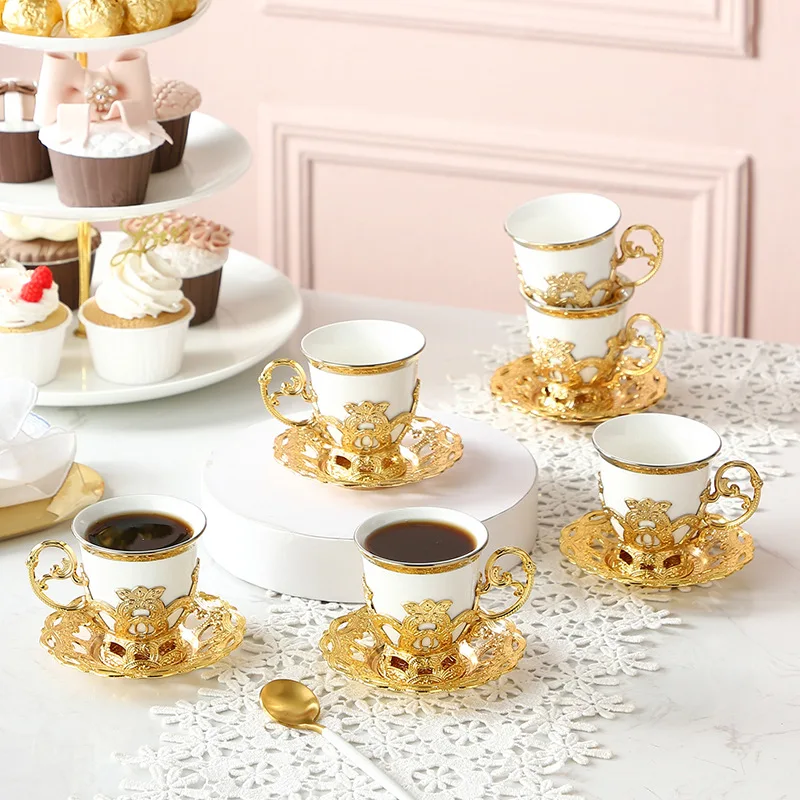 European-style Gold-rimmed Cup And Saucer Set Two Cups And Two Saucers Electroplating Coffee Cup Set Gift Box
European-style Gold-rimmed Cup And Saucer Set Two Cups And Two Saucers Electroplating Coffee Cup Set Gift Box