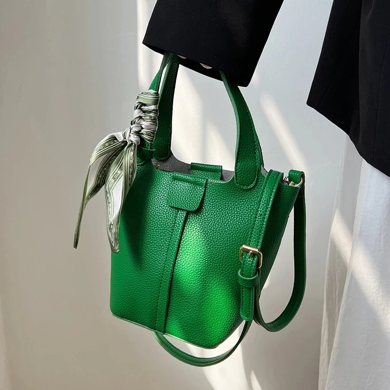 Women's Small Sweet Bucket Shoulder Crossbody Messenger Bags 2022 Fashion Summer Brand Designer Trend Cute Ribbon Handbags Tote
Women's Small Sweet Bucket Shoulder Crossbody Messenger Bags 2022 Fashion Summer Brand Designer Trend Cute Ribbon Handbags Tote