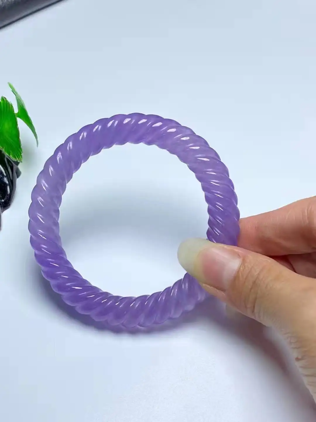 Class A Latest Natural purplJadeite Bangle High Quality Emerald Jade Bracelet Decoration Hand Accessories Exquisite Jewelry Gift
Class A Latest Natural purplJadeite Bangle High Quality Emerald Jade Bracelet Decoration Hand Accessories Exquisite Jewelry Gift