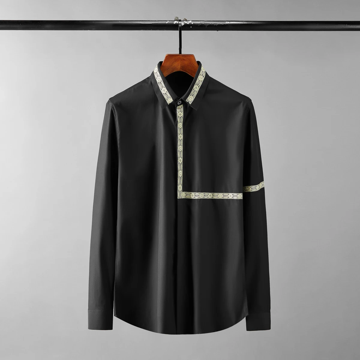 2022 Cotton Male Shirts High Quality Long Sleeve Lace Embroidery Casual Mens Dress Shirts Fashion Slim Fit Man Shirts 4XL
2022 Cotton Male Shirts High Quality Long Sleeve Lace Embroidery Casual Mens Dress Shirts Fashion Slim Fit Man Shirts 4XL