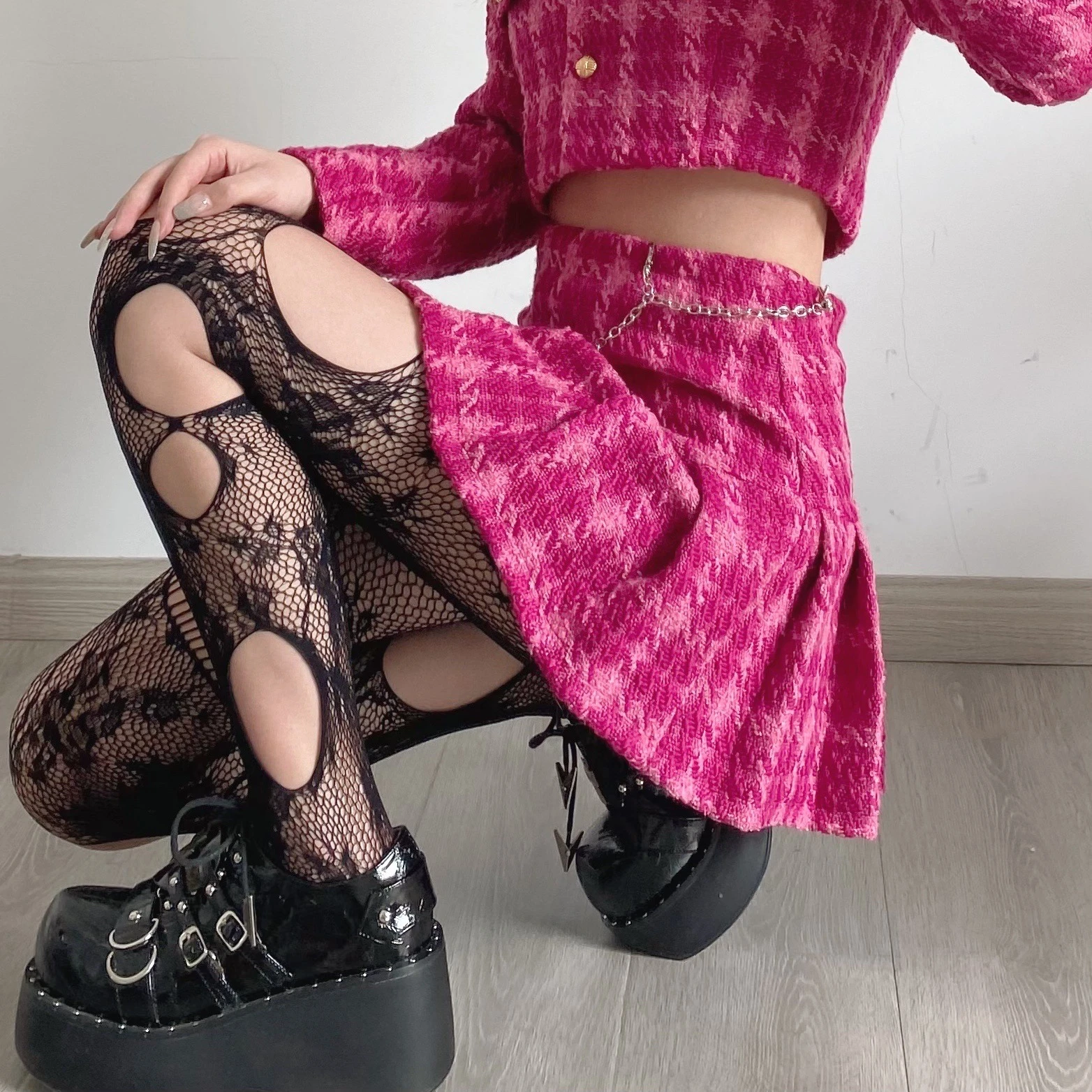 Gothic Irregular Hole Tights Dark Rose Pantyhose Lolita Hot Girl Hole Stockings Fishnet Socks Sexy Women Underwear New Arrive
Gothic Irregular Hole Tights Dark Rose Pantyhose Lolita Hot Girl Hole Stockings Fishnet Socks Sexy Women Underwear New Arrive