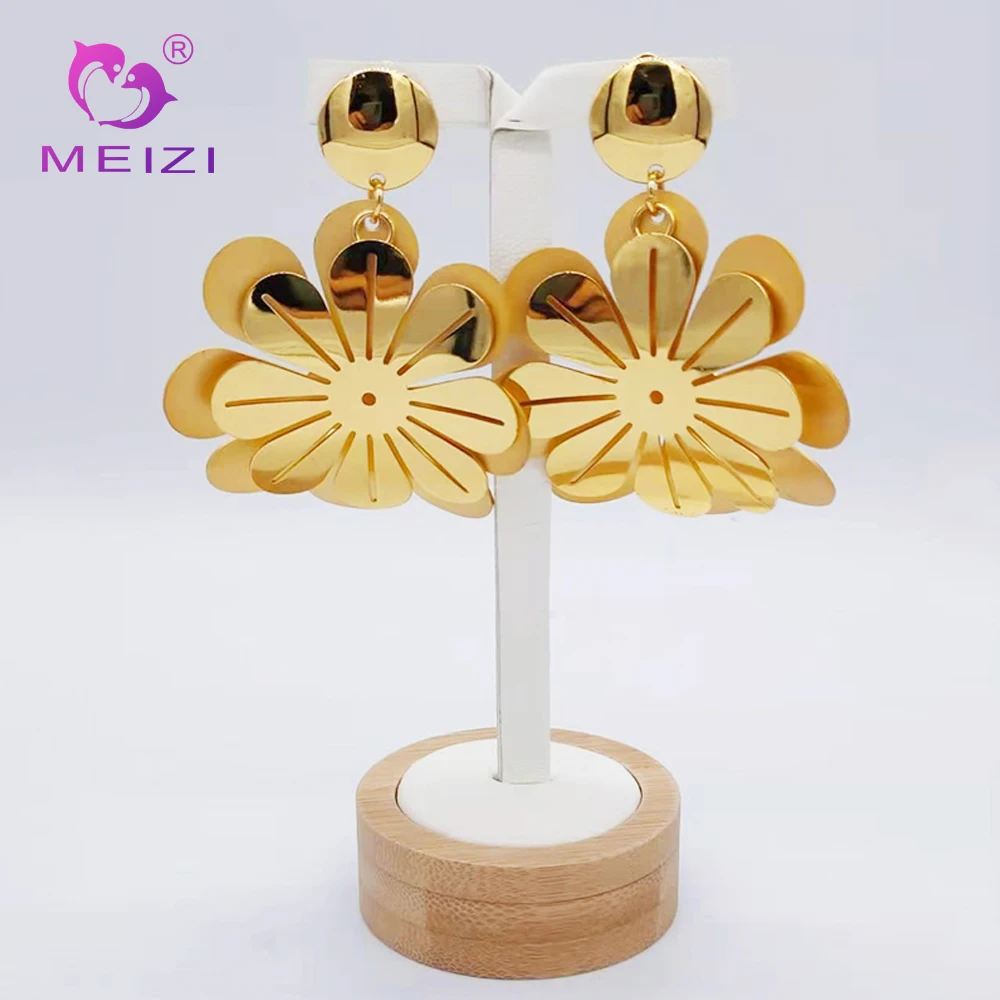 Exquisite African Metal Drop Fashion Gold Color Flower Cluster Clear Crystal Zirconia Earring for Women Jewelry
Exquisite African Metal Drop Fashion Gold Color Flower Cluster Clear Crystal Zirconia Earring for Women Jewelry