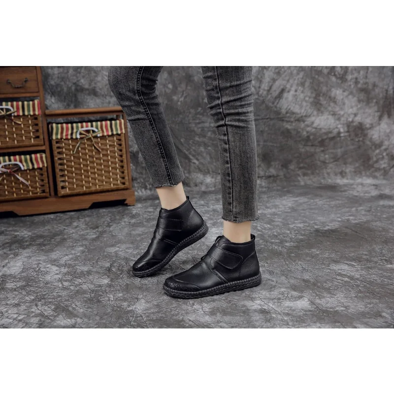 2023 New Women's Real Leather Ankle Boots Thick Bottom Plush Shoes Women Winter Warm Shoes Fashion Cool Footwear Size 35-40
2023 New Women's Real Leather Ankle Boots Thick Bottom Plush Shoes Women Winter Warm Shoes Fashion Cool Footwear Size 35-40