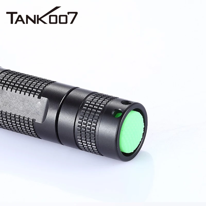 TANK007 Портативный водонепроницаемый фонарик E15
TANK007 Портативный водонепроницаемый фонарик E15