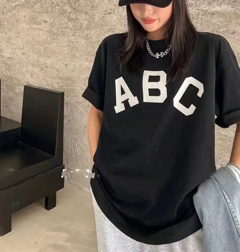 Essentials Short Sleeve Seventh Main Line High Street Chest Flocking Letter ABC Short Sleeve Men's and Women's T-shirt 
Essentials Short Sleeve Seventh Main Line High Street Chest Flocking Letter ABC Short Sleeve Men's and Women's T-shirt