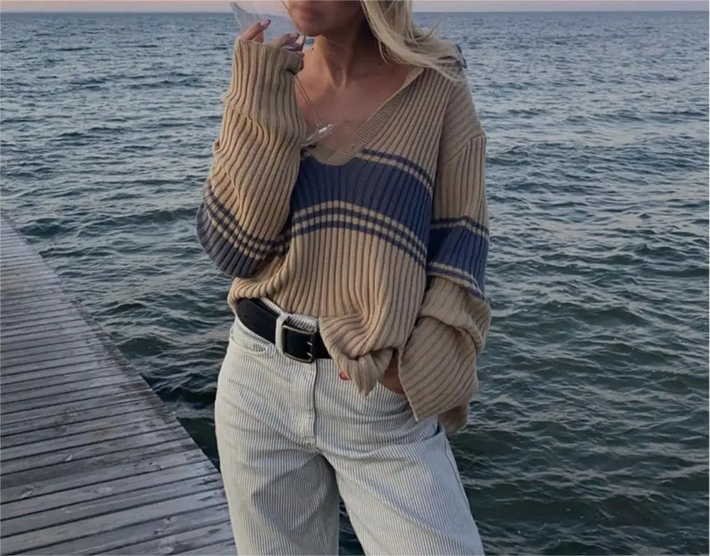 New Women Autumn Knitted Contrast Pullover Tops Loose Striped Contrast Color Sweater Fashion Versatile Vintage Lapel Sweaters
New Women Autumn Knitted Contrast Pullover Tops Loose Striped Contrast Color Sweater Fashion Versatile Vintage Lapel Sweaters