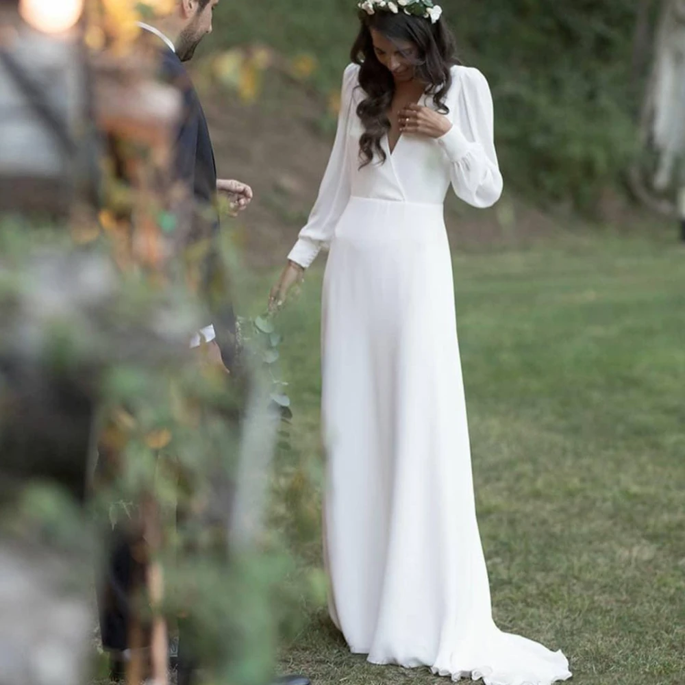 Plain White Sheath Straight Wedding Dresses With Long Sleeves V Neck Boho Country Bridal Gown 2020 Elegant Bride Dress Open Back
Plain White Sheath Straight Wedding Dresses With Long Sleeves V Neck Boho Country Bridal Gown 2020 Elegant Bride Dress Open Back