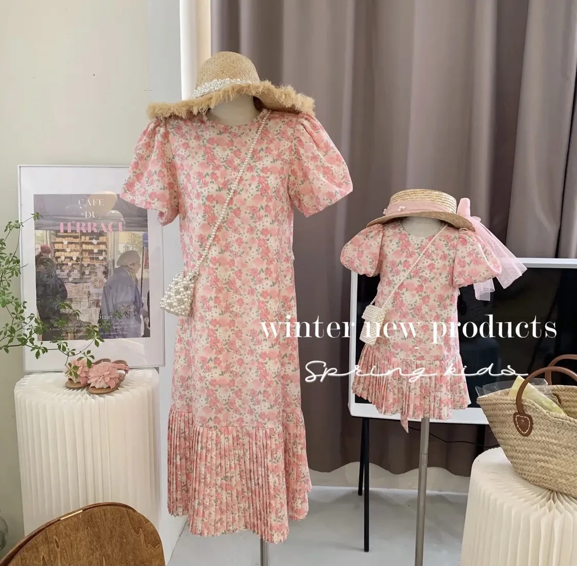 Floral Mother Daughter Matching Pink Dresses Baby Girls Puffy Sleeve Summer One-piece Dress Women Clothing Mom and Me Clothes
Floral Mother Daughter Matching Pink Dresses Baby Girls Puffy Sleeve Summer One-piece Dress Women Clothing Mom and Me Clothes