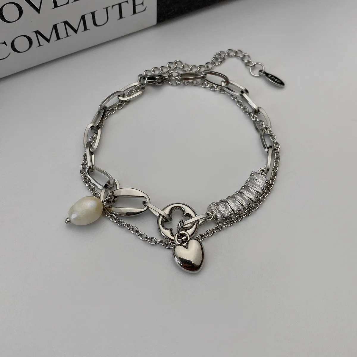 Pearl Bracelet Charm Handpicked Pearl Chain Silver Stainless Steel Plated Delicate Vintage Y2k Jewelry Gifts for Mom Women Girls
Pearl Bracelet Charm Handpicked Pearl Chain Silver Stainless Steel Plated Delicate Vintage Y2k Jewelry Gifts for Mom Women Girls