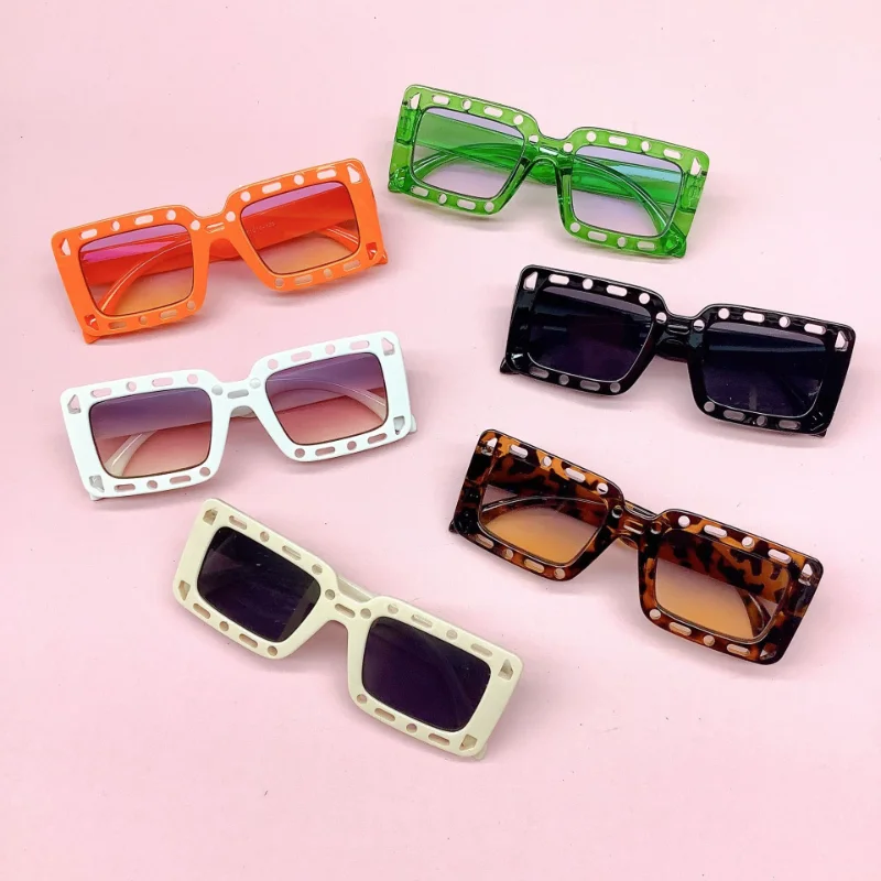 New Girls Boys Personalized Street Shooting Rectangle with Hollowed Sunglasses Children Lovely Sunglasses Kids UV400 Sunglasses
New Girls Boys Personalized Street Shooting Rectangle with Hollowed Sunglasses Children Lovely Sunglasses Kids UV400 Sunglasses