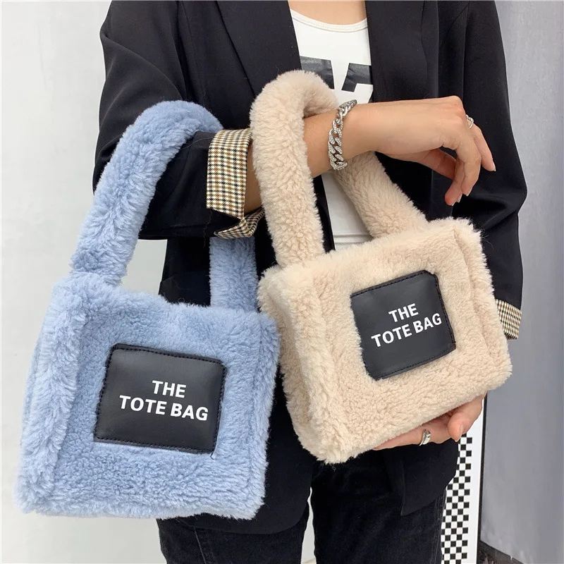 Winter Plush Tote Bags Luxury Soft Faux Fur Bags for Women 2022 Brands Designer Handbags Warm Shoulder Bag
Winter Plush Tote Bags Luxury Soft Faux Fur Bags for Women 2022 Brands Designer Handbags Warm Shoulder Bag