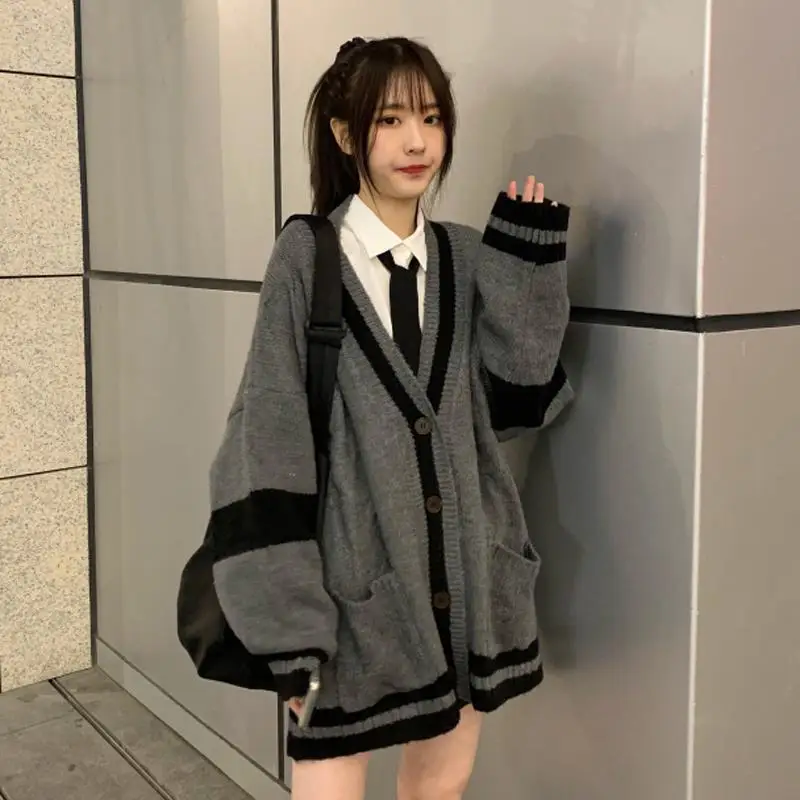 Gray Knitted Cardigan Long Sleeve Preppy Style Y2k Sueter Mujer Loose Fashion Women Tops V-Neck Korean Contrast Color Sweaters
Gray Knitted Cardigan Long Sleeve Preppy Style Y2k Sueter Mujer Loose Fashion Women Tops V-Neck Korean Contrast Color Sweaters