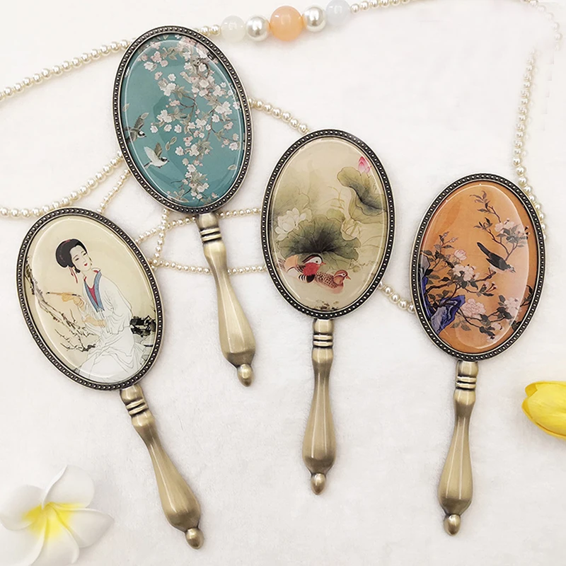 European retro bronze metal handle mirror female makeup mirror small portable portable girl princess round hand mirror
European retro bronze metal handle mirror female makeup mirror small portable portable girl princess round hand mirror