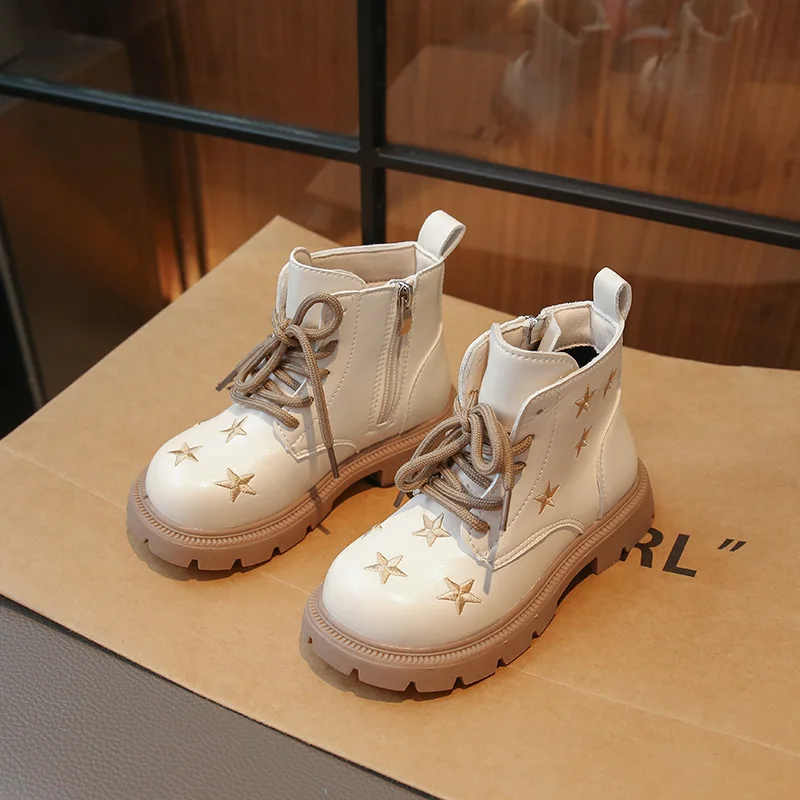 Girls Boots Causal Style Autumn Winter Versatile Children Embroidery Leather Boots Fashion Soft Sole Princess Kids Shoes Boots
Girls Boots Causal Style Autumn Winter Versatile Children Embroidery Leather Boots Fashion Soft Sole Princess Kids Shoes Boots
