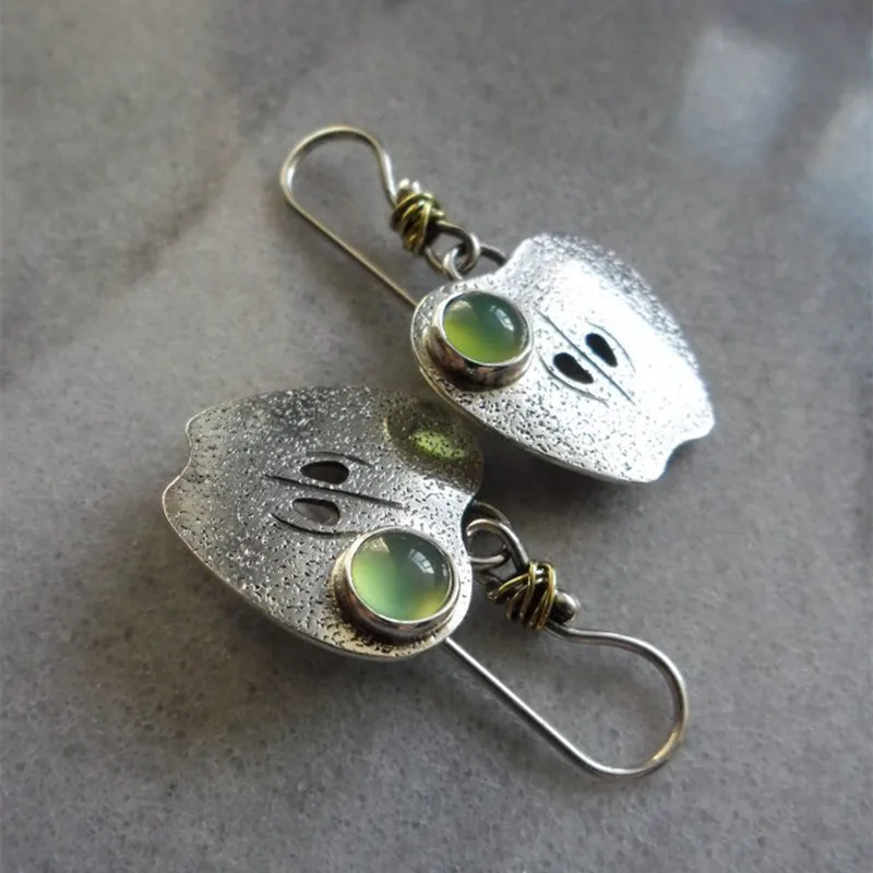 Simple Silver Color Ethnic Fruit Pendant Earrings Retro Fashion Inlaid Green Crystal Women's Wedding Bridal Earrings
Simple Silver Color Ethnic Fruit Pendant Earrings Retro Fashion Inlaid Green Crystal Women's Wedding Bridal Earrings