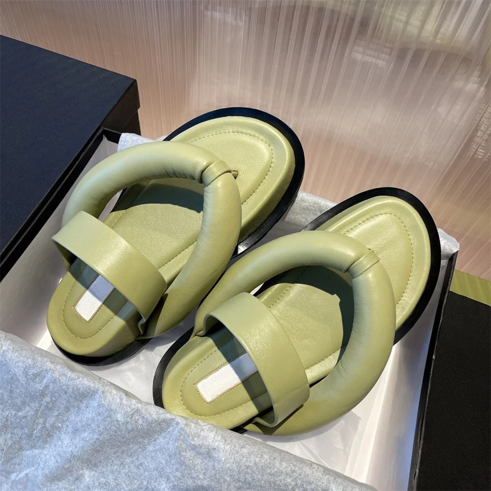 New flat bottom flip flop bubble slippers women wear 2022 summer fashion thick bottom anti slip cow leather clip toe sandals
New flat bottom flip flop bubble slippers women wear 2022 summer fashion thick bottom anti slip cow leather clip toe sandals