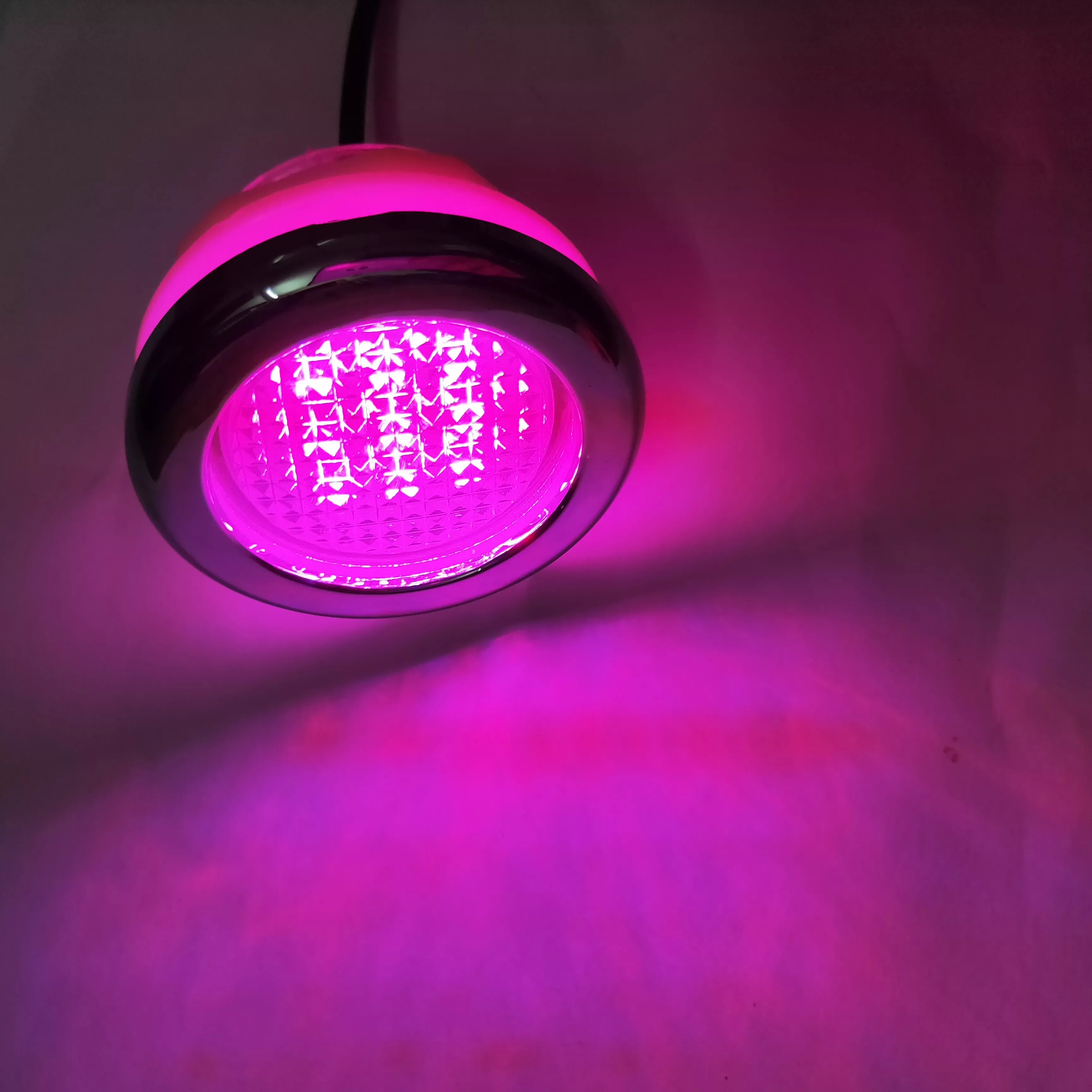 Waterproof Scale Surface RGB 2-Pin Automatically Changing LED Pool Lights SPA Underwater Lamp No Need Controller 
Waterproof Scale Surface RGB 2-Pin Automatically Changing LED Pool Lights SPA Underwater Lamp No Need Controller