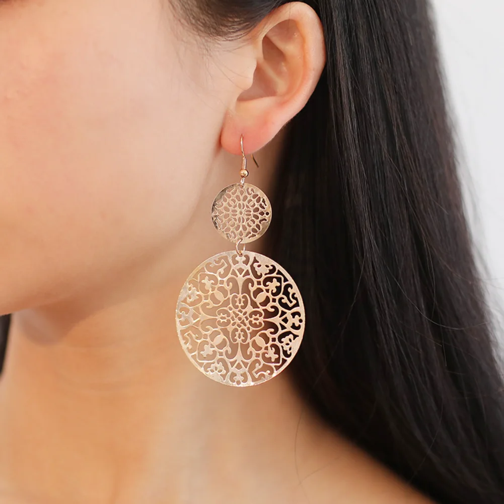 

Retro Hollow Disc Electroplated Frosted Earrings 2023 New Women's Casual Fashion Hundred Match Carved Earrings Party Banquet