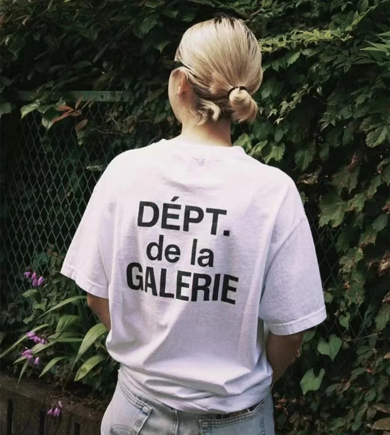 Galeria dept high street French alphabet print antique washed loose men's and women's fashion short sleeve casual T-shirt
Galeria dept high street French alphabet print antique washed loose men's and women's fashion short sleeve casual T-shirt