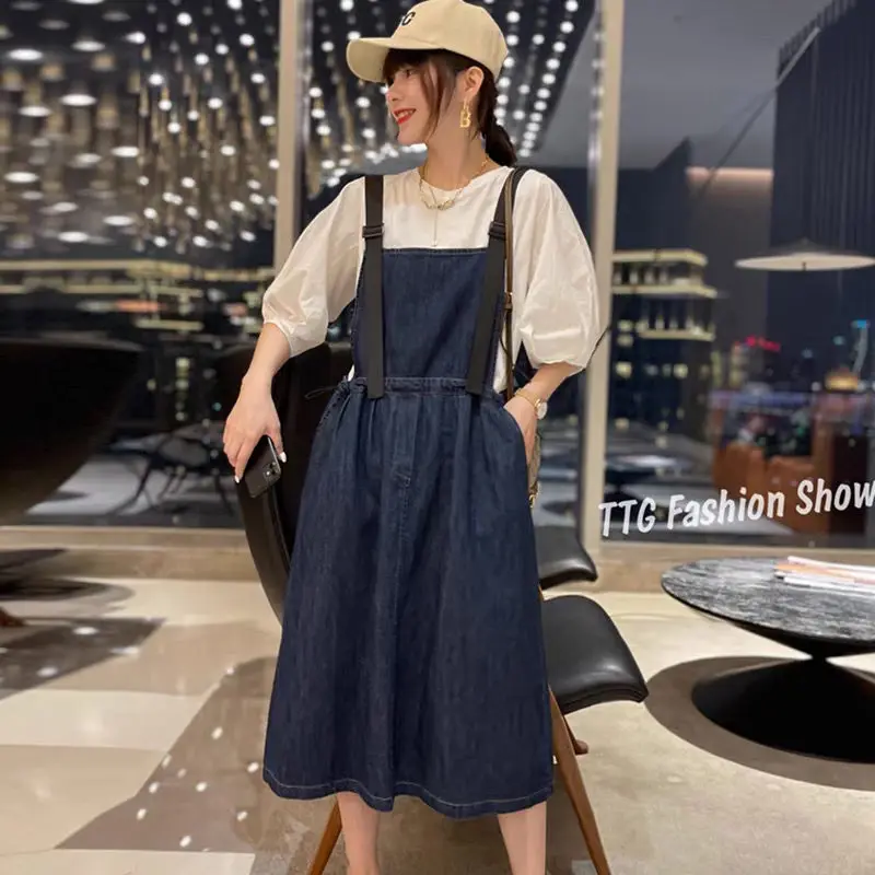 Women 2022 Summer Fashion Two Piece Set Female Puff Sleeve Solid Blouse and Denim Suspender Dresses Ladies Casual Sets Suits S48
Women 2022 Summer Fashion Two Piece Set Female Puff Sleeve Solid Blouse and Denim Suspender Dresses Ladies Casual Sets Suits S48