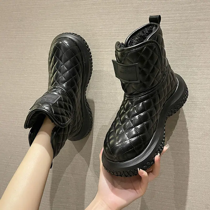 Winter Women's Snow Boots Women's Shoes New Fashion Round Toe Short Boots Thickened Non-slip Pu Leather Cloth Warm Cotton Shoes
Winter Women's Snow Boots Women's Shoes New Fashion Round Toe Short Boots Thickened Non-slip Pu Leather Cloth Warm Cotton Shoes
