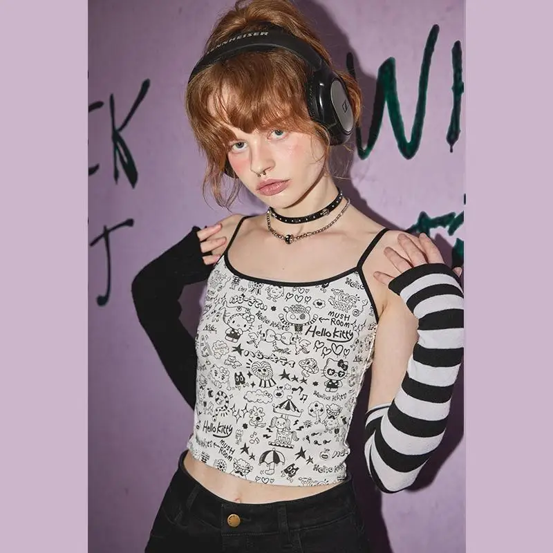 Sanrio Kawaii модная летняя Новинка Hello Kitty граффити фотография милая девушка короткий секционный тонкий топ можно носить на улице
Sanrio Kawaii модная летняя Новинка Hello Kitty граффити фотография милая девушка короткий секционный тонкий топ можно носить на улице