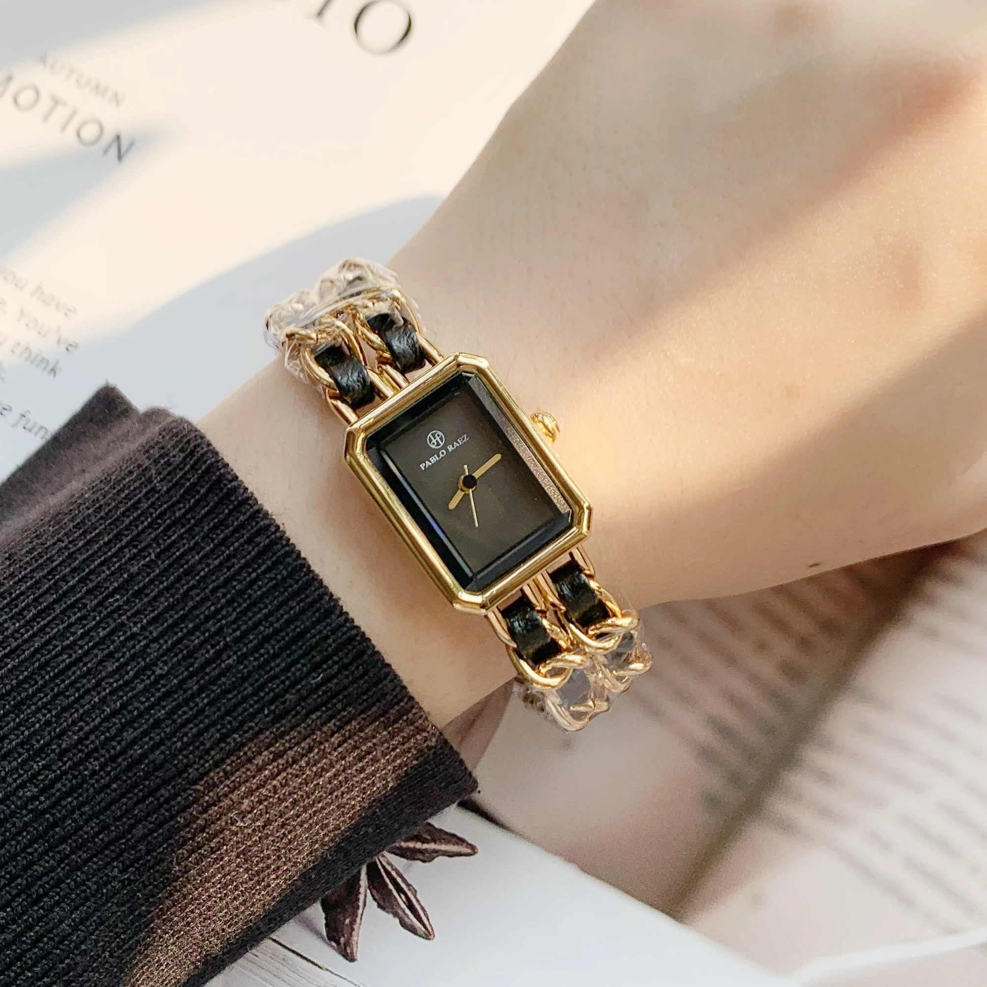 PABLO RAEZ Hot Seasons Women Luxury Pure Black Square Dial Bracelet Watches Set Lady Quartz Wristwatch Female Clock High Quality
PABLO RAEZ Hot Seasons Women Luxury Pure Black Square Dial Bracelet Watches Set Lady Quartz Wristwatch Female Clock High Quality