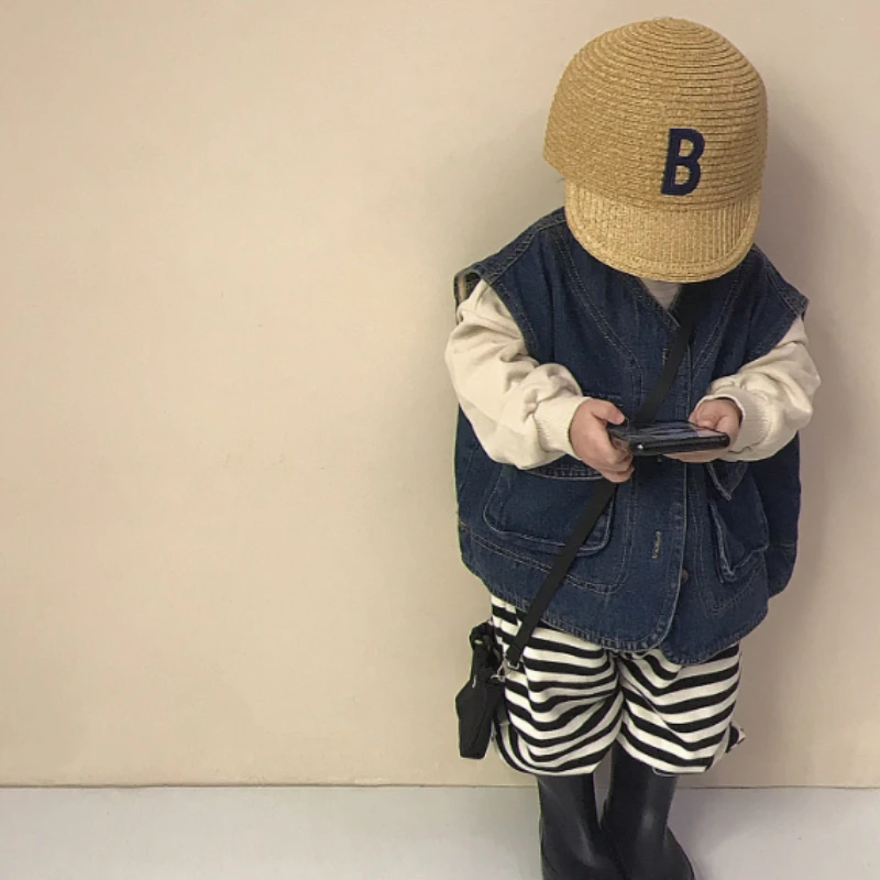 2022 Spring New Fashion Girl Clothes Children Denim Cardigan Sleeveless Vest Baby Denim Vest Boys Cute Pocket Cotton Vest Jacket
2022 Spring New Fashion Girl Clothes Children Denim Cardigan Sleeveless Vest Baby Denim Vest Boys Cute Pocket Cotton Vest Jacket