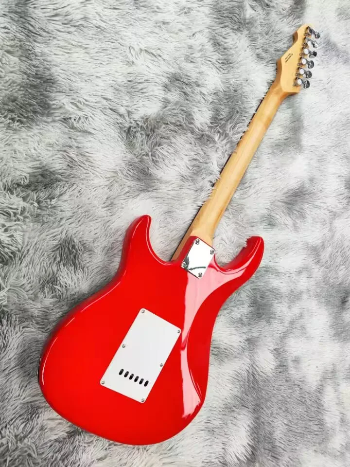 Электрическая гитара PEAVEY, фингерборд из розового дерева, сделано в Китае, имеет логотип, аутентичный
Электрическая гитара PEAVEY, фингерборд из розового дерева, сделано в Китае, имеет логотип, аутентичный