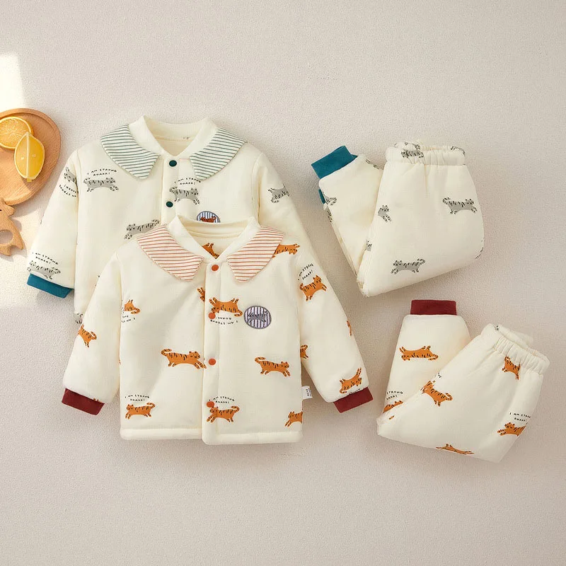 Autumn Baby Clothing Set Infant Thickening Warm 2-Pcs Set Cute Cartoon Pattern Toddler Turn-down Collar Top Pants
Autumn Baby Clothing Set Infant Thickening Warm 2-Pcs Set Cute Cartoon Pattern Toddler Turn-down Collar Top Pants