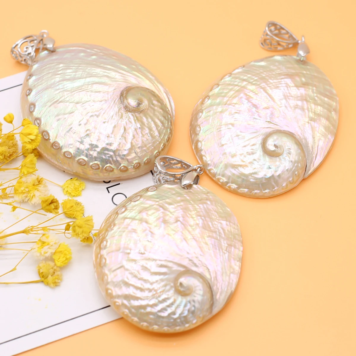 

Natural White Mother of Pearl Shell Pendants Charm Round Necklace Pendant Women Jewelry Gift Making Supplies 3.5x5cm-4x6cm