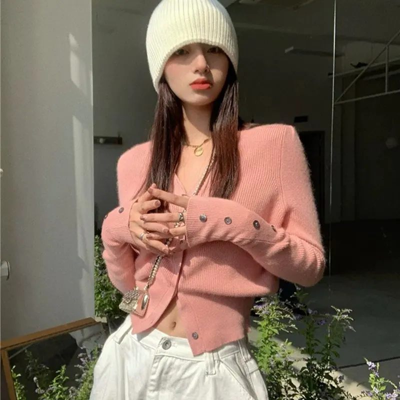 Knitted V-neck Chic Cardigan 2022 New Spring and Autumn Sweater Women's Solid Short Loose Single Breasted Top
Knitted V-neck Chic Cardigan 2022 New Spring and Autumn Sweater Women's Solid Short Loose Single Breasted Top