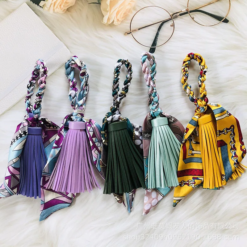 3pcs With Box Factory Direct Supply H Family With The Same Silk Scarf Tassel Bag Pendant Fashion Tassel Keychain Car Decoration
3pcs With Box Factory Direct Supply H Family With The Same Silk Scarf Tassel Bag Pendant Fashion Tassel Keychain Car Decoration