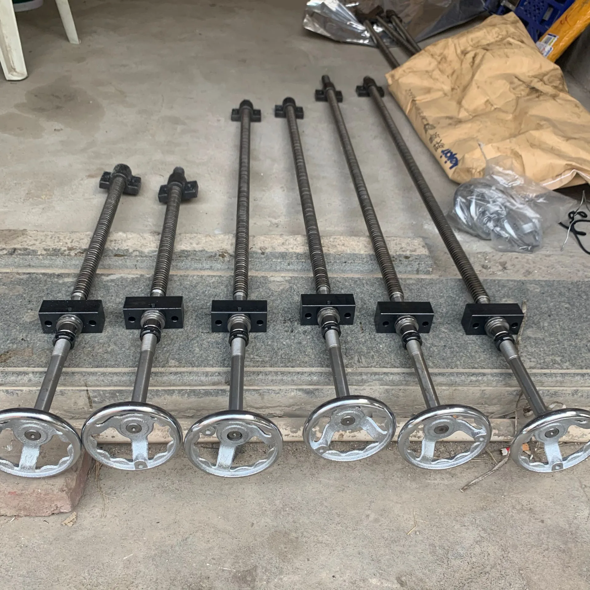 Hand Screw Nut Set Dovetail Groove Slide Table Fastening Kit Transmission Bearing Lift Trapezoidal Threaded Rod
Hand Screw Nut Set Dovetail Groove Slide Table Fastening Kit Transmission Bearing Lift Trapezoidal Threaded Rod