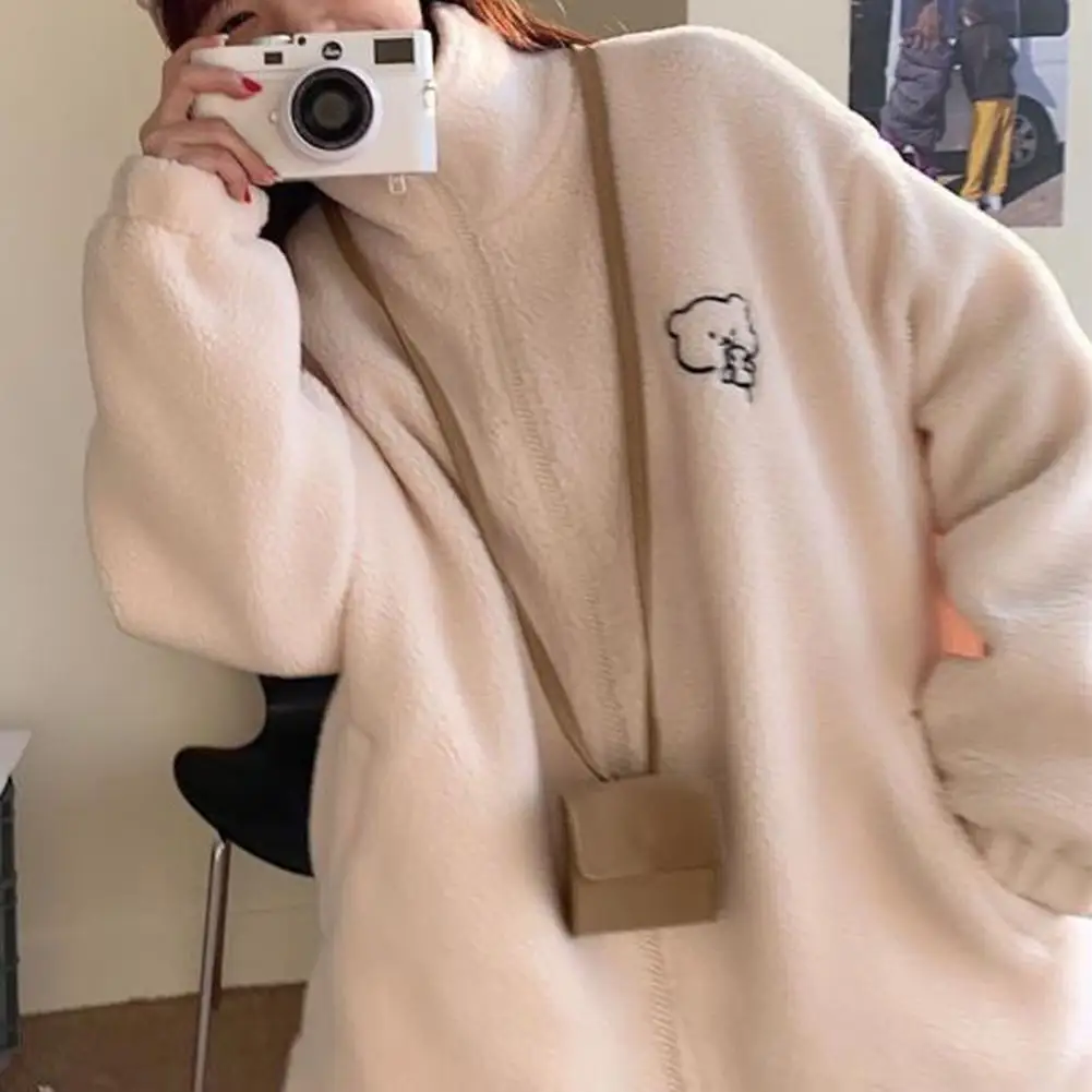 Classic Loose Embroidery Bear Print Lady Shaggy Coat Fluffy Cardigan Shrinkable Cuffs Coldproof
Classic Loose Embroidery Bear Print Lady Shaggy Coat Fluffy Cardigan Shrinkable Cuffs Coldproof