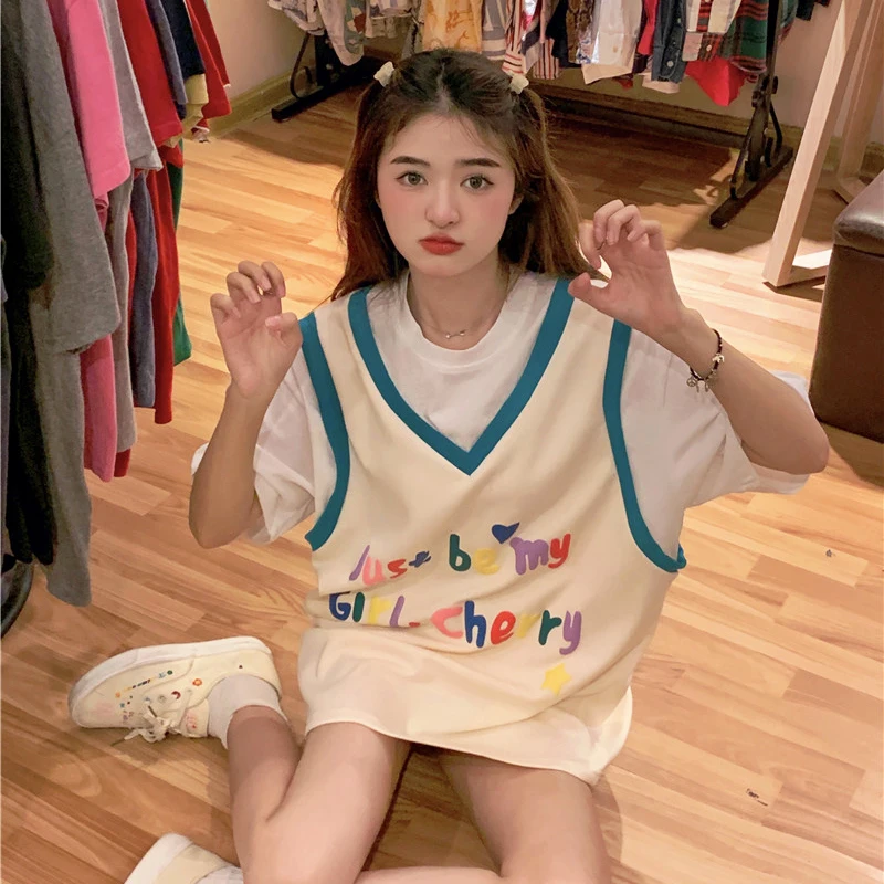 Design fake two short sleeved T-shirt summer 2022 new loose fashion color contrast stitching girlish top fashion
Design fake two short sleeved T-shirt summer 2022 new loose fashion color contrast stitching girlish top fashion