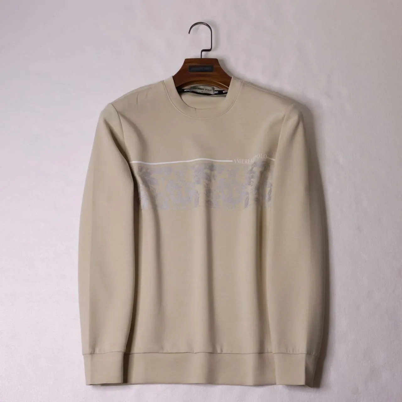 European and American fashion casual round neck sweater men's comfortable long sleeve top loose spring and autumn men's base
European and American fashion casual round neck sweater men's comfortable long sleeve top loose spring and autumn men's base