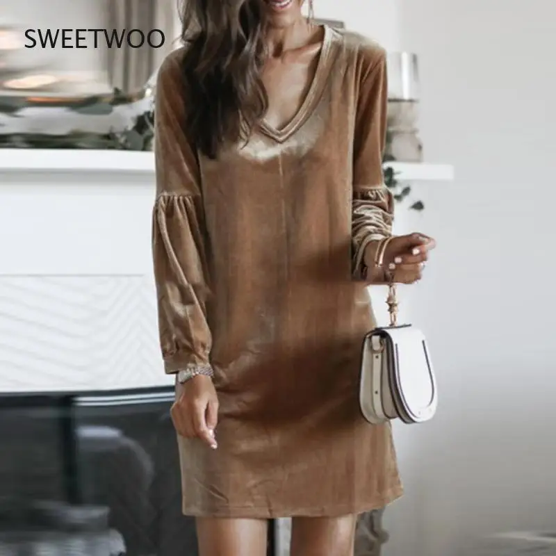 Sexy V-neck Golden Velvet Dress Female Spring Elegant Stitching Long-sleeved Loose Dress Ladies Casual Commuter Dress Vestidos
Sexy V-neck Golden Velvet Dress Female Spring Elegant Stitching Long-sleeved Loose Dress Ladies Casual Commuter Dress Vestidos