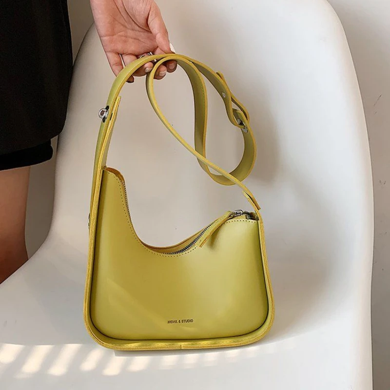 Luxury Crossbody Bags For Women 2022 Leather Lemon Color Shoulder Bag Women Casual Satchels Wide Straps Fashion Bag Handbag
Luxury Crossbody Bags For Women 2022 Leather Lemon Color Shoulder Bag Women Casual Satchels Wide Straps Fashion Bag Handbag