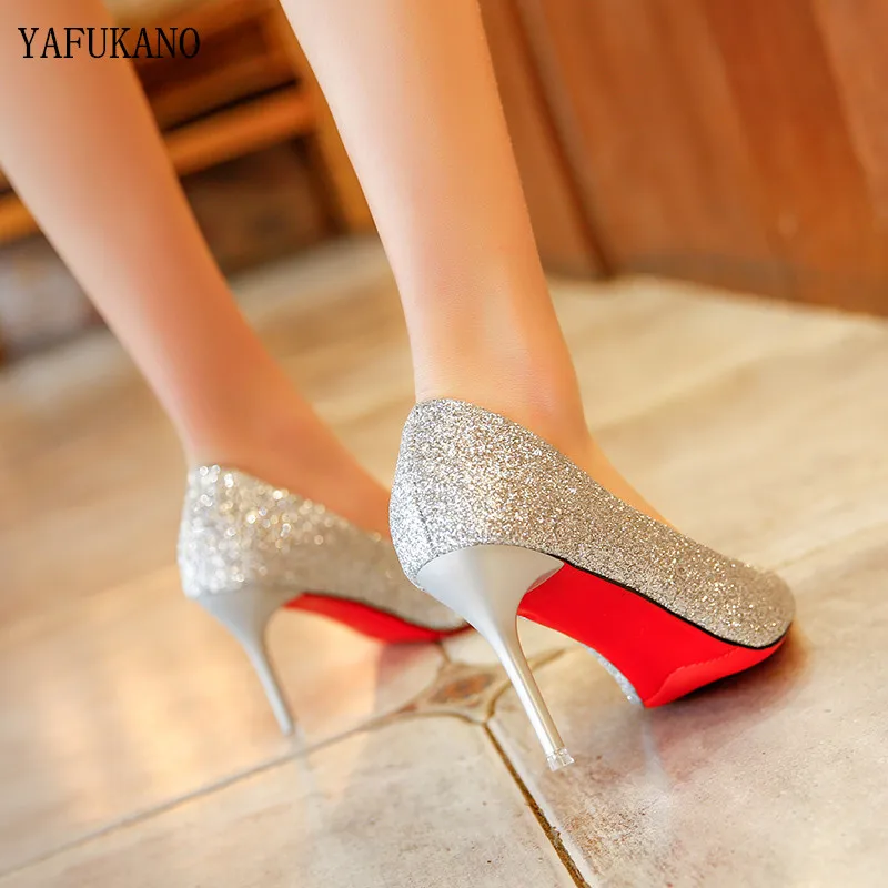 2021 autumn new fashion sequins high heels Korean version of the wild pointed shallow mouth banquet wedding shoes
2021 autumn new fashion sequins high heels Korean version of the wild pointed shallow mouth banquet wedding shoes