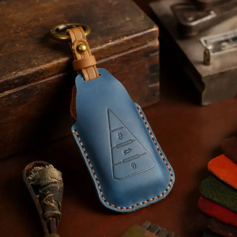 Luxury Leather Smart Key Case Cover Car Accessories Fob Protector for Dongfeng Venucia D50 T70 Keychain Holder Shell Bag Cowhide
Luxury Leather Smart Key Case Cover Car Accessories Fob Protector for Dongfeng Venucia D50 T70 Keychain Holder Shell Bag Cowhide
