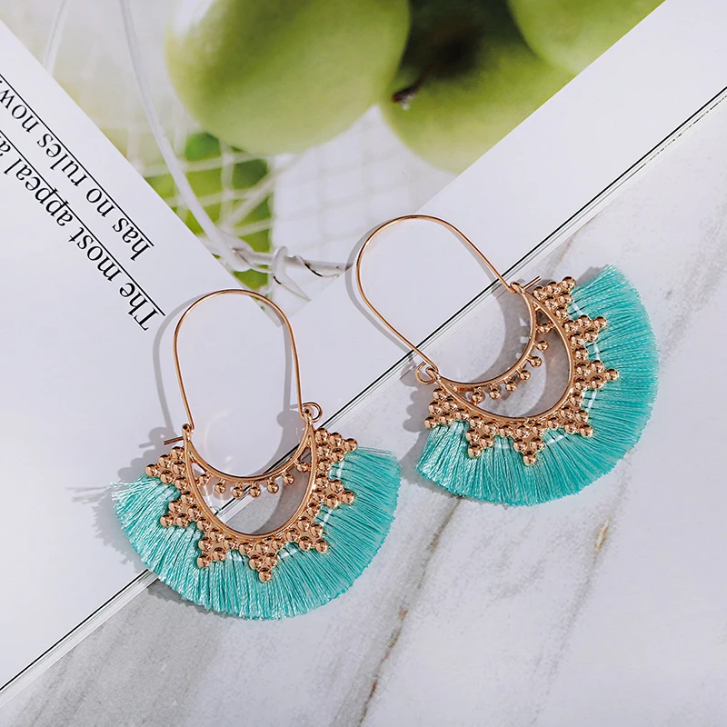 Trendy Vintage Ethnic Bohemian Tassel Earrings for Female Green Scalloped Hollow Dangle Hanging Ear Ornaments Wedding Accessoies
Trendy Vintage Ethnic Bohemian Tassel Earrings for Female Green Scalloped Hollow Dangle Hanging Ear Ornaments Wedding Accessoies