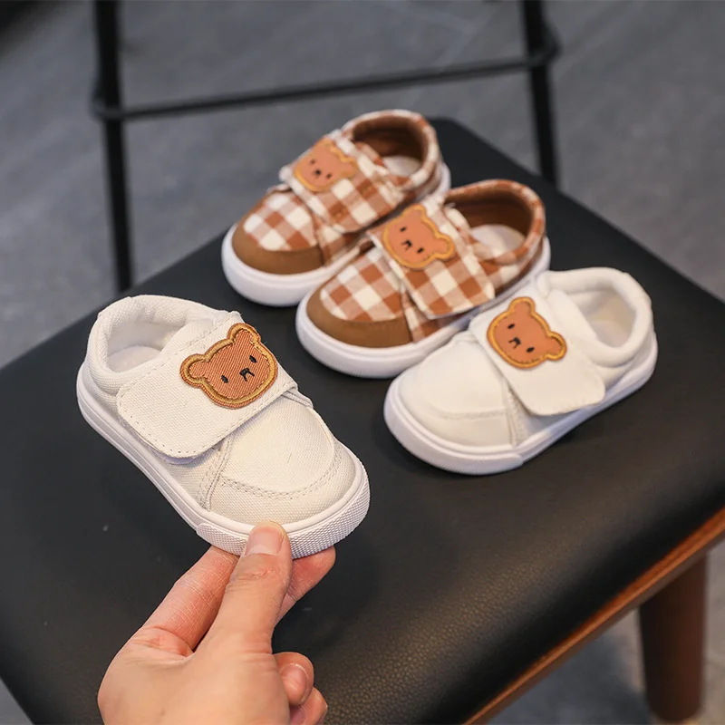 Newborn Casual Shoes Baby Boys Girls Cute Bear Buckle Low Cut Canvas Shoes Comfortable Simple New Hot Kids Shoes
Newborn Casual Shoes Baby Boys Girls Cute Bear Buckle Low Cut Canvas Shoes Comfortable Simple New Hot Kids Shoes