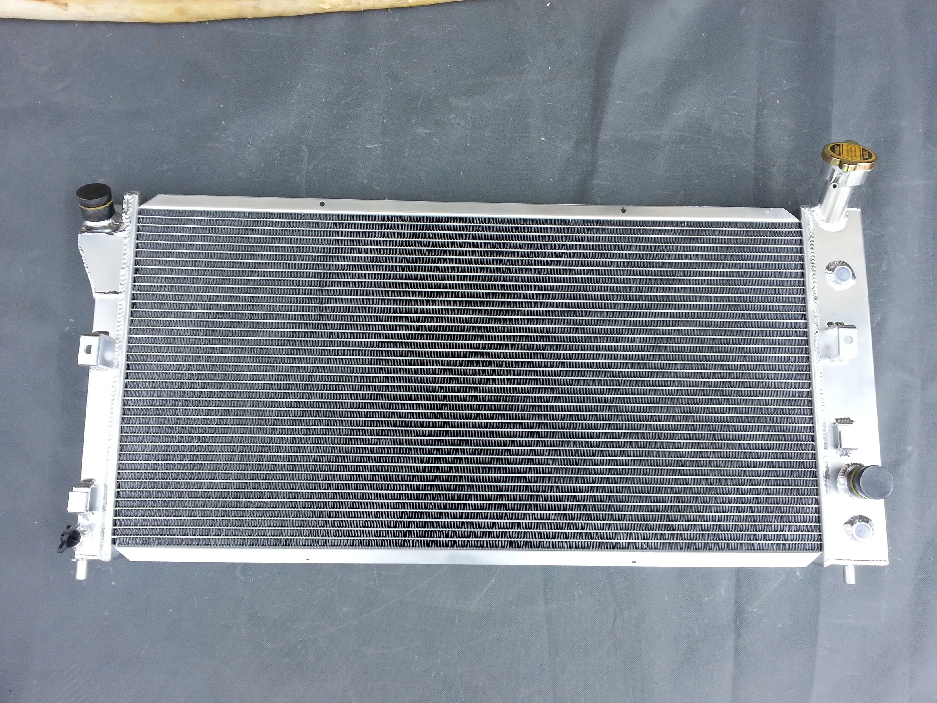 2 Row Aluminum Radiator For 2000-2005 BUICK CENTURY / REGAL / MONTE CARLO/IMPALA V6 AT
2 Row Aluminum Radiator For 2000-2005 BUICK CENTURY / REGAL / MONTE CARLO/IMPALA V6 AT
