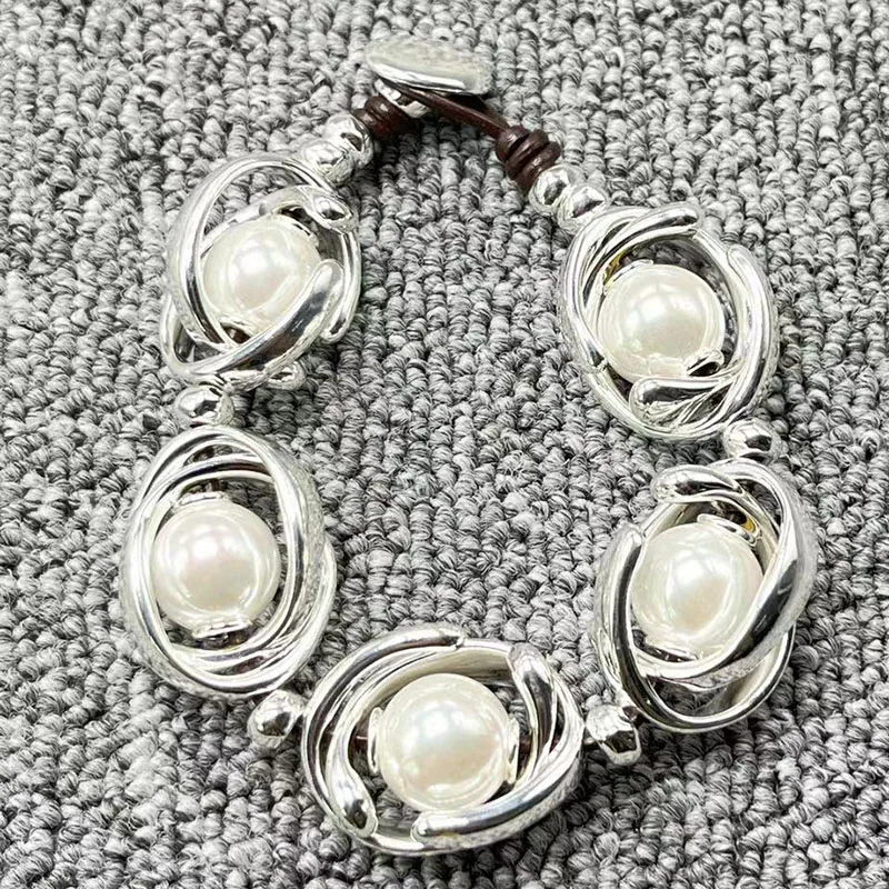 2022 new UNOde50 exquisite fashion electroplating 925 pearl luxury bracelet, unique jewelry gift
2022 new UNOde50 exquisite fashion electroplating 925 pearl luxury bracelet, unique jewelry gift