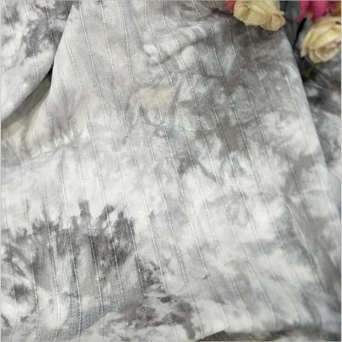 Hemp cotton ink painting retro literature spring and autumn dyed fabric clothing home decoration DIY fabric
Hemp cotton ink painting retro literature spring and autumn dyed fabric clothing home decoration DIY fabric