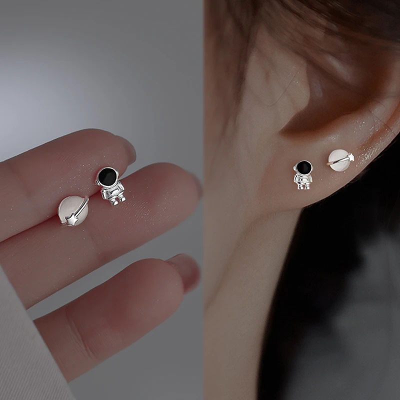 925 Silver Asymmetric Cute Space Astronaut Planet Opal Stud Earrings for Women Silver Color Lovely Simple Ear Piercing Jewelry
925 Silver Asymmetric Cute Space Astronaut Planet Opal Stud Earrings for Women Silver Color Lovely Simple Ear Piercing Jewelry