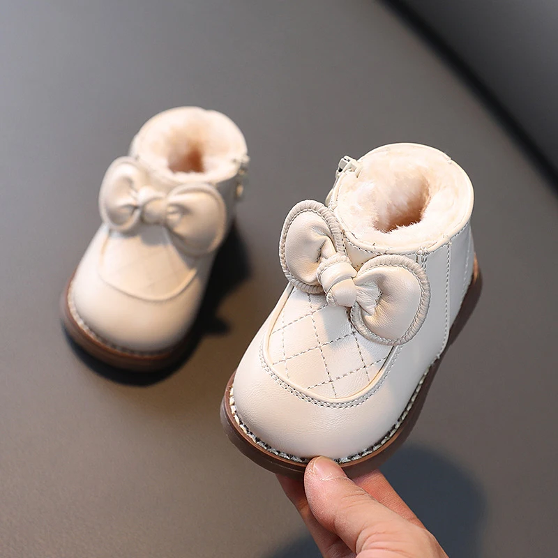 Модные зимние ботинки для новорожденных, ботинки для маленьких девочек с бантиком, обувь для первых шагов, теплые плюшевые ботинки для мале...
Модные зимние ботинки для новорожденных, ботинки для маленьких девочек с бантиком, обувь для первых шагов, теплые плюшевые ботинки для мале...