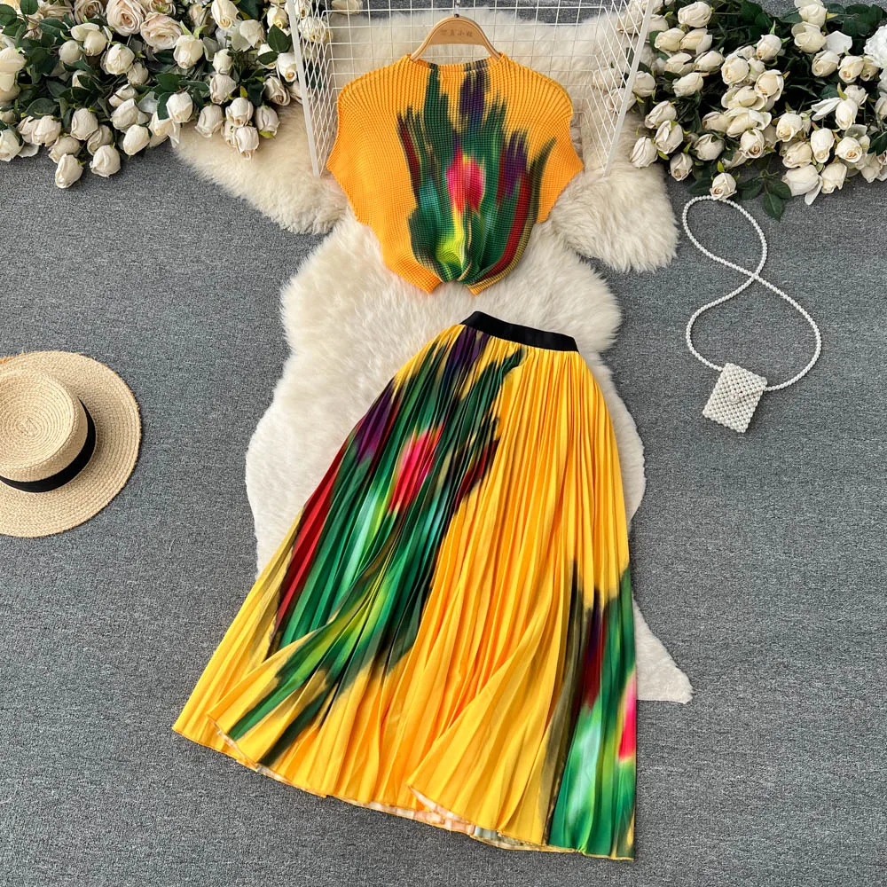 Women Retro Pleated Two Pieces Sets Print Tees Crop Top Elegant High Waitst Flare Skirt French Fashion T Shirt Summer Sets
Women Retro Pleated Two Pieces Sets Print Tees Crop Top Elegant High Waitst Flare Skirt French Fashion T Shirt Summer Sets