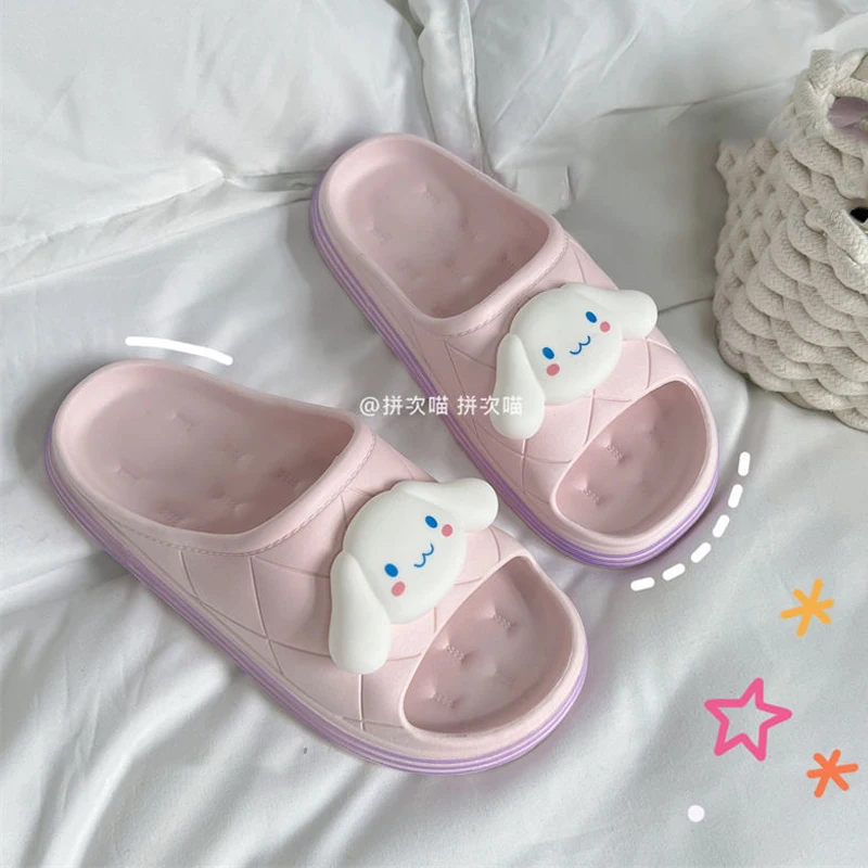 Новые милые сандалии с героями мультфильмов Sanrio Kawaii Cinnamoroll My Melody Kuromi утолщенные летние шлепанцы для девочек с мягкой подошвой и сердечками для студенток
Новые милые сандалии с героями мультфильмов Sanrio Kawaii Cinnamoroll My Melody Kuromi утолщенные летние шлепанцы для девочек с мягкой подошвой и сердечками для студенток